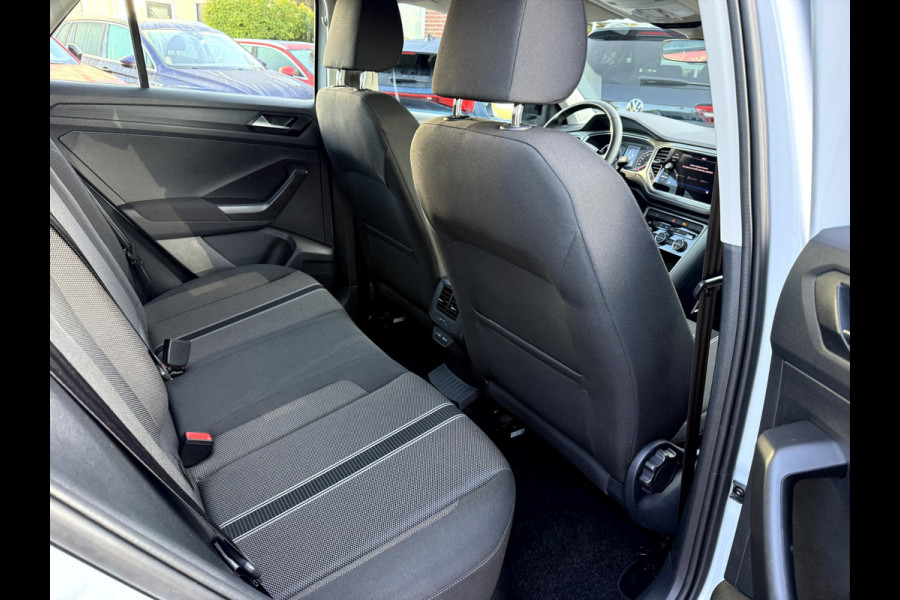 Volkswagen T-Roc 1.0 TSI Style slechts 14531 km, Navi, App Connect, 17''Lmv