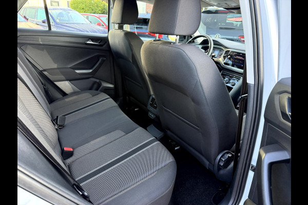 Volkswagen T-Roc 1.0 TSI Style slechts 14531 km, Navi, App Connect, 17''Lmv