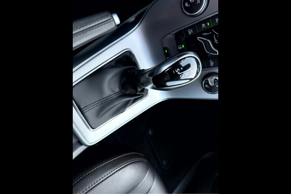 Volvo V40 Cross Country 1.5 T3 Nordic+ Luxury Panoramadak, 18''Lmv, Trekhaak