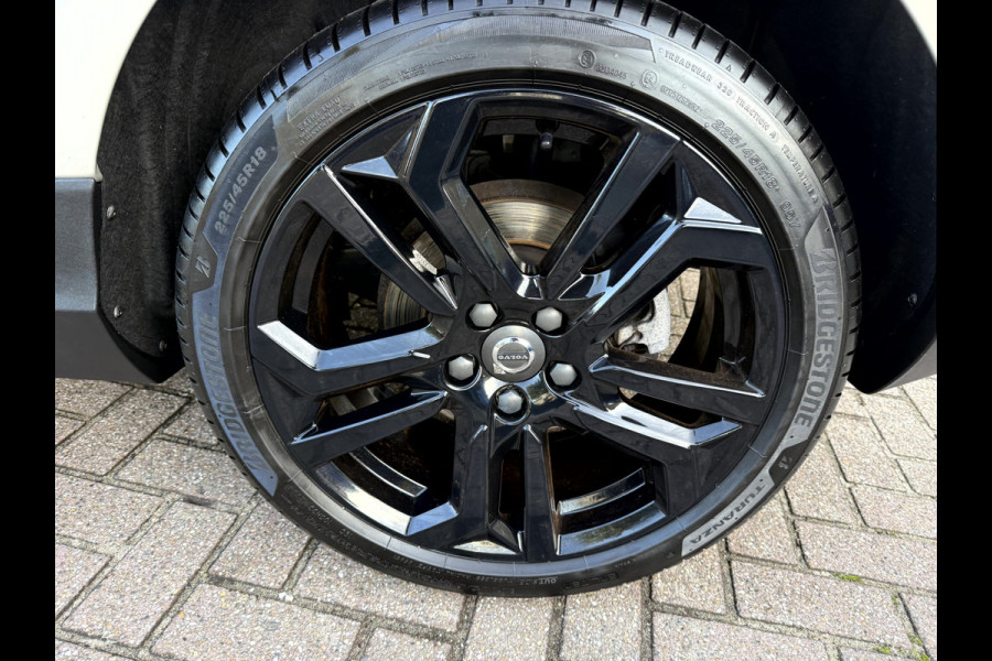 Volvo V40 Cross Country 1.5 T3 Nordic+ Luxury Panoramadak, 18''Lmv, Trekhaak