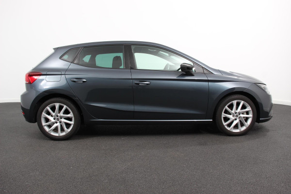 Seat Ibiza 1.0 TSI 110 pk DSG FR Navigatie Apple Carplay/Android Auto Adaptieve Cruise Control Parkeersensoren Camera Virtual Cockpit Stoelverwarming Full LED Privacy Glass