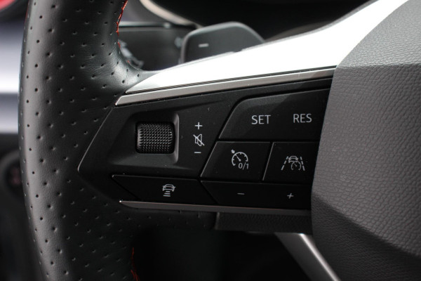 Seat Ibiza 1.0 TSI 110 pk DSG FR Navigatie Apple Carplay/Android Auto Adaptieve Cruise Control Parkeersensoren Camera Virtual Cockpit Stoelverwarming Full LED Privacy Glass