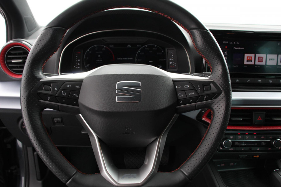 Seat Ibiza 1.0 TSI 110 pk DSG FR Navigatie Apple Carplay/Android Auto Adaptieve Cruise Control Parkeersensoren Camera Virtual Cockpit Stoelverwarming Full LED Privacy Glass
