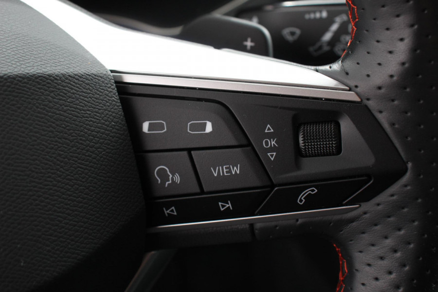 Seat Ibiza 1.0 TSI 110 pk DSG FR Navigatie Apple Carplay/Android Auto Adaptieve Cruise Control Parkeersensoren Camera Virtual Cockpit Stoelverwarming Full LED Privacy Glass