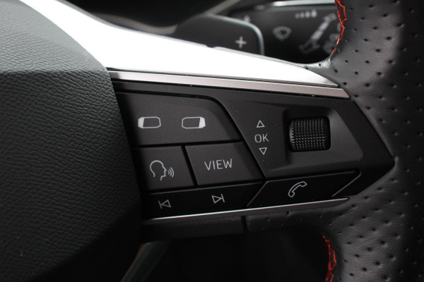 Seat Ibiza 1.0 TSI 110 pk DSG FR Navigatie Apple Carplay/Android Auto Adaptieve Cruise Control Parkeersensoren Camera Virtual Cockpit Stoelverwarming Full LED Privacy Glass