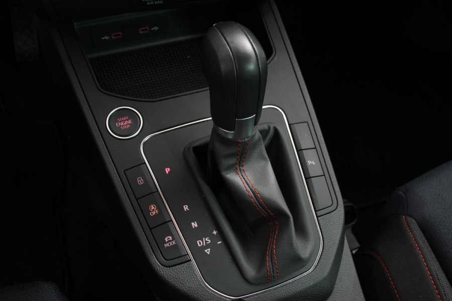Seat Ibiza 1.0 TSI 110 pk DSG FR Navigatie Apple Carplay/Android Auto Adaptieve Cruise Control Parkeersensoren Camera Virtual Cockpit Stoelverwarming Full LED Privacy Glass
