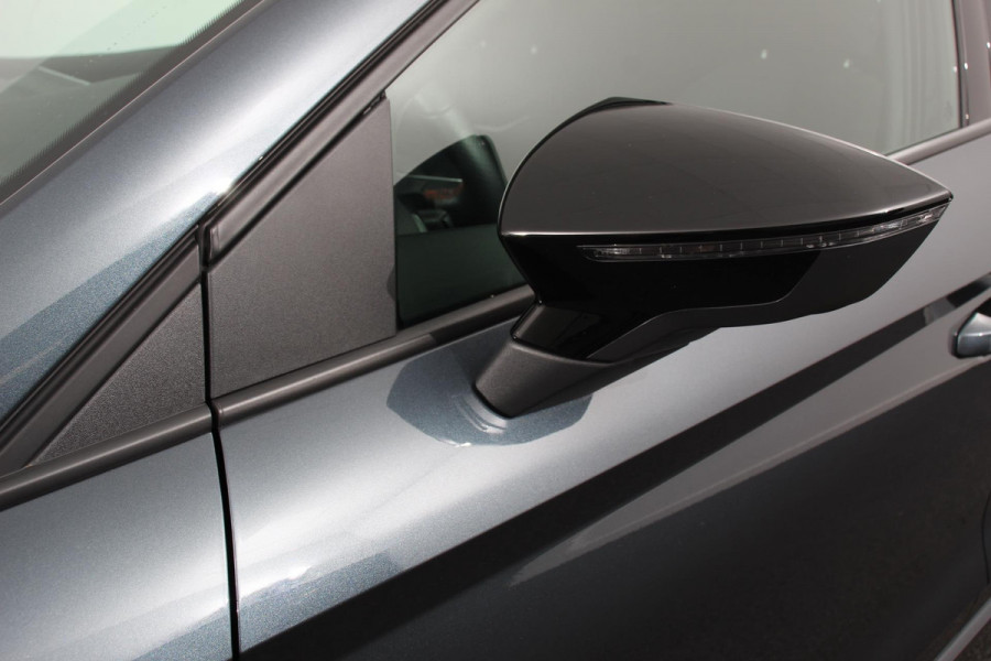 Seat Ibiza 1.0 TSI 110 pk DSG FR Navigatie Apple Carplay/Android Auto Adaptieve Cruise Control Parkeersensoren Camera Virtual Cockpit Stoelverwarming Full LED Privacy Glass