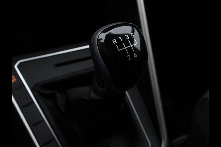 Volkswagen Polo 1.0 TSI Move Navigatie Android Auto / Apple Carplay Climate Control Lichtmetalen Velgen Digitale Cockpit