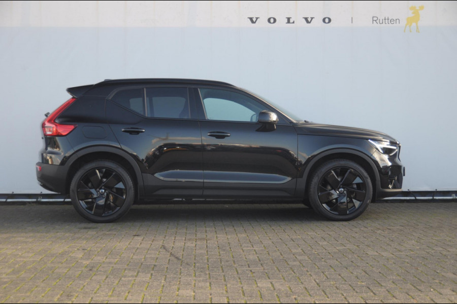 Volvo XC40 B3 177PK Automaat Plus Black Edition / Adaptieve Cruise control / BLIS / Harman Kardon / 20'' velgen / Elektrisch verstelbare stoelen met geheugen / Stoel- en stuurverwarming
