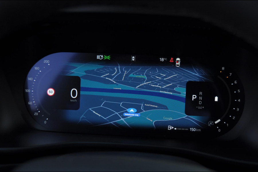 Volvo XC40 B3 177PK Automaat Plus Black Edition / Adaptieve Cruise control / BLIS / Harman Kardon / 20'' velgen / Elektrisch verstelbare stoelen met geheugen / Stoel- en stuurverwarming