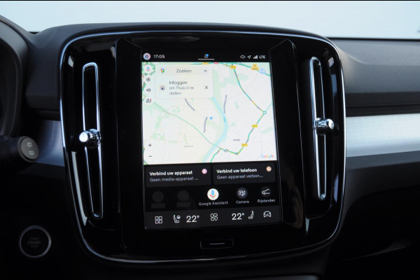 Volvo XC40 B3 177PK Automaat Plus Black Edition / Adaptieve Cruise control / BLIS / Harman Kardon / 20'' velgen / Elektrisch verstelbare stoelen met geheugen / Stoel- en stuurverwarming