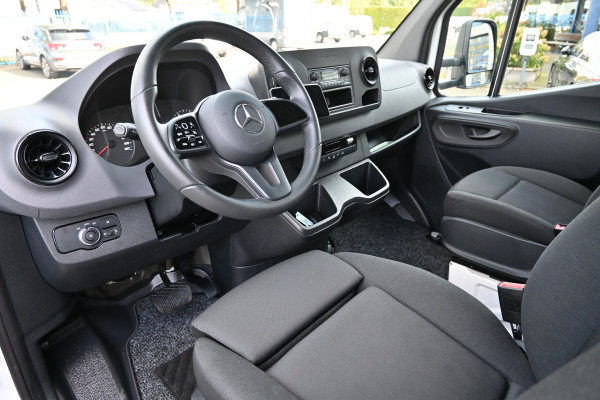 Mercedes-Benz Sprinter 519 CDI 3.0 V6 Bakwagen met klep Laadklep, Geveerde stoel