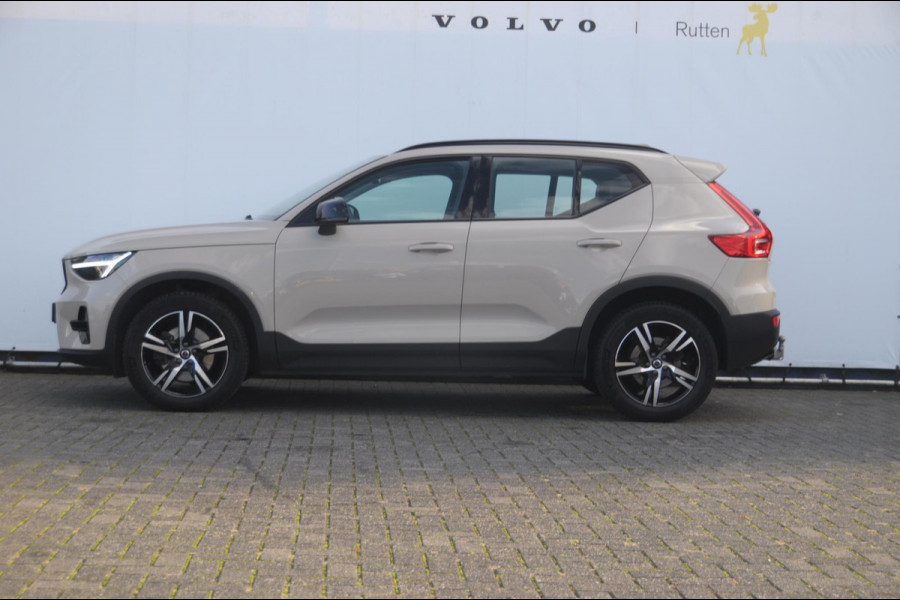 Volvo XC40 B3 177PK Automaat Plus Dark / Trekhaak / Navigatie / Adaptive Cruise / BLIS/ Harman Kardon / Stuur- & Stoelverwarming / Elektrische achterklep / Achteruitrijcamera / Elektrische stoelverst. met geheugen