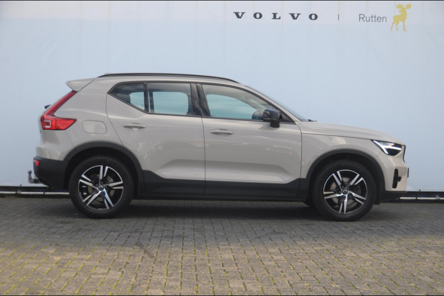 Volvo XC40 B3 177PK Automaat Plus Dark / Trekhaak / Navigatie / Adaptive Cruise / BLIS/ Harman Kardon / Stuur- & Stoelverwarming / Elektrische achterklep / Achteruitrijcamera / Elektrische stoelverst. met geheugen