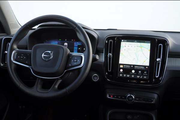 Volvo XC40 B3 177PK Automaat Plus Dark / Trekhaak / Navigatie / Adaptive Cruise / BLIS/ Harman Kardon / Stuur- & Stoelverwarming / Elektrische achterklep / Achteruitrijcamera / Elektrische stoelverst. met geheugen