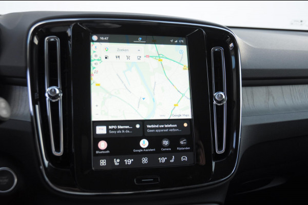 Volvo XC40 B3 177PK Automaat Plus Dark / Trekhaak / Navigatie / Adaptive Cruise / BLIS/ Harman Kardon / Stuur- & Stoelverwarming / Elektrische achterklep / Achteruitrijcamera / Elektrische stoelverst. met geheugen
