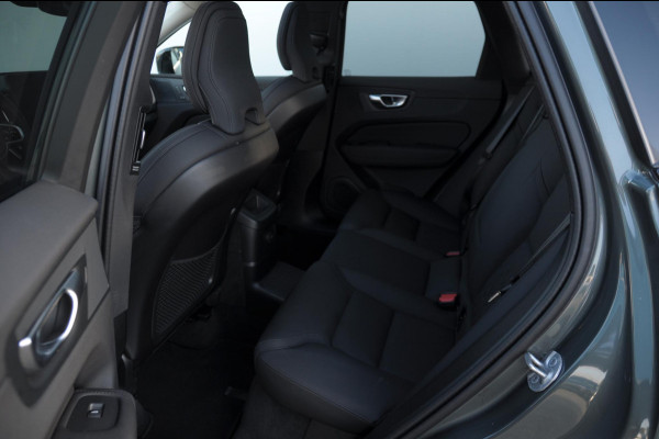 Volvo XC60 T6 350PK Automaat Plug-in hybrid AWD Ultra Dark Trekhaak / Luchtvering / Facelift/ Head-up display/ Harman Kardon audio/ BLIS/ Elektrischbedienbare stoelen met geheugen / Panoramadak/ Adaptive cruise control/ Pilot assist/ Apple Carplay/ Android auto/