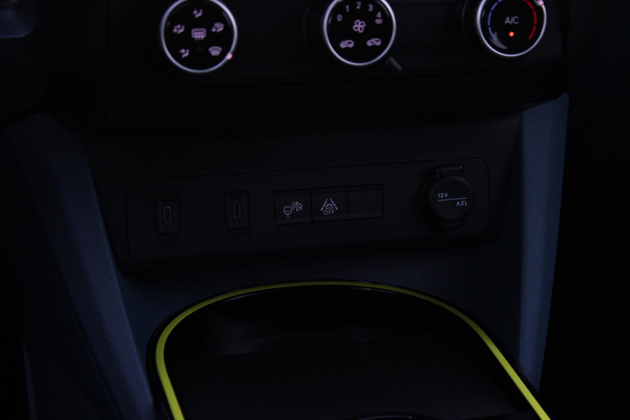 Fiat Grande Panda 1.2 Hybrid ICON PACK STYLE | BESCHERMPLATEN VOOR EN ACHTER IN "SILVER METAL DIAMOND DESIGN" | DAKRAILS IN HET ZWART EN ZILVERGRIJS UITGEVOERD | ZWARTE ACCENTEN RONDOM RAAMOMLIJSTING | MIDDENARMSTEUN | DRAADLOOS APPLE CARPLAY/ANDROID AUTO | PARKEERNSENSOREN VOOR & ACHTER | PACK STYLE: (16" LICHTMETALEN VELGEN HOOGGLANS ZWART, DAKRAILS ZWART, EXTRA GETINTE ACHTERRUITEN, IN HOOGTE VERSTELBARE PASSAGIERSSTOEL, MIDDENARMSTEUN, STYLE VOOR EN ACHTERBUMPER, STYLE DASHBOARD) | AQUA AZURE |