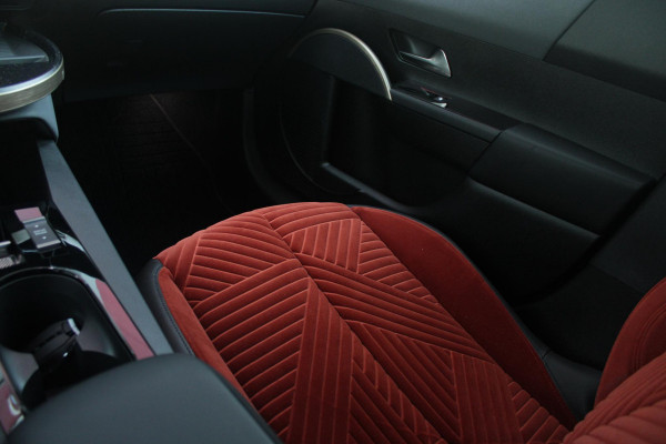 Lancia Ypsilon LX 156PK 54 kWh | EXCLUSIVE PACK: (FLUWELEN "RUGGINE" STOELBEKLEDING, ELEKTRISCH VERSTELBARE & VERWARMBARE VOORSTOELEN, KEYLESS ENTRY) | NAVIGATIE | RIJSTROOKASSISTENT L2 | BIANCO QUARZO MET ZWART DAK | 17" LICHTMETALEN VELGEN "MONDRIAN" | PARKEERSENSOREN VOOR & ACHTER MET CAMERA VOOR EN ACHTERZIJDE | WARMTEPOMP | DRAADLOOS APPLE CARPLAY/ANDROID AUTO | NAVIGATIE | ADAPTIVE CRUISE CONTROL | DODEHOEK DETECTIE | KEYLESS START | DRAADLOZE TELEFOONLADER | AUTOMATISCHE REGENSENSOR | AUTOMATISCH GROOTLICHT | AMBIENT LIGHTNING SFEERVERLICHTING | S.A.L.A. HUB |