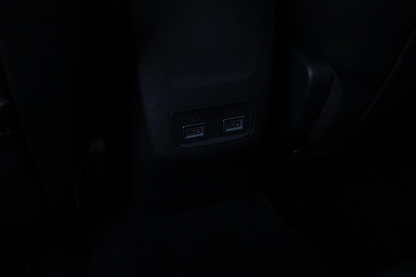 Lancia Ypsilon LX 156PK 54 kWh | EXCLUSIVE PACK: (FLUWELEN "RUGGINE" STOELBEKLEDING, ELEKTRISCH VERSTELBARE & VERWARMBARE VOORSTOELEN, KEYLESS ENTRY) | NAVIGATIE | RIJSTROOKASSISTENT L2 | BIANCO QUARZO MET ZWART DAK | 17" LICHTMETALEN VELGEN "MONDRIAN" | PARKEERSENSOREN VOOR & ACHTER MET CAMERA VOOR EN ACHTERZIJDE | WARMTEPOMP | DRAADLOOS APPLE CARPLAY/ANDROID AUTO | NAVIGATIE | ADAPTIVE CRUISE CONTROL | DODEHOEK DETECTIE | KEYLESS START | DRAADLOZE TELEFOONLADER | AUTOMATISCHE REGENSENSOR | AUTOMATISCH GROOTLICHT | AMBIENT LIGHTNING SFEERVERLICHTING | S.A.L.A. HUB |