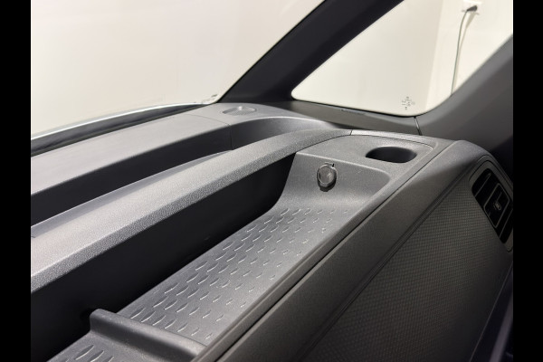 Volkswagen ID. Buzz Cargo 77 kWh | ACC | Park Assist | Bestuurdersstoel verwarmd| | pass. bank |