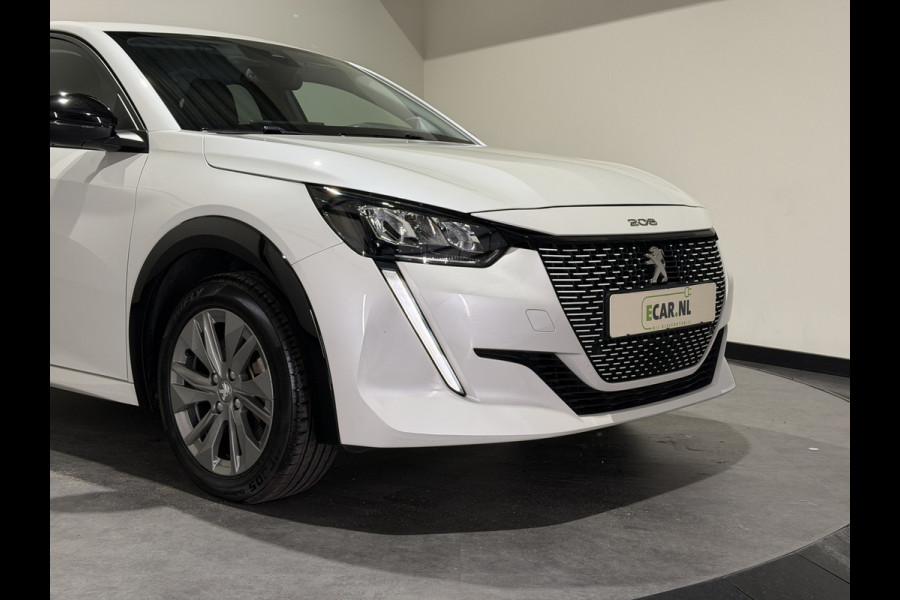 Peugeot e-208 EV Allure Pack 50 kWh | Voorstoelen verwarmd | Navigatie | LMV 16" | camera | 3-fase
