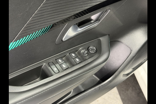 Peugeot e-208 EV Allure Pack 50 kWh | Voorstoelen verwarmd | Navigatie | LMV 16" | camera | 3-fase