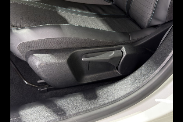 Peugeot e-208 EV Allure Pack 50 kWh | Voorstoelen verwarmd | Navigatie | LMV 16" | camera | 3-fase