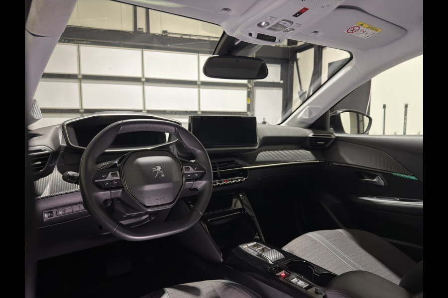 Peugeot e-208 EV Allure Pack 50 kWh | Voorstoelen verwarmd | Navigatie | LMV 16" | camera | 3-fase