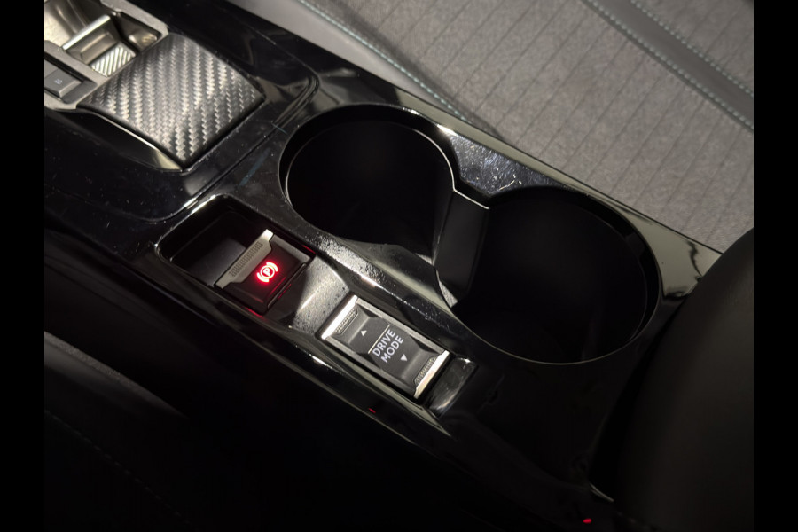 Peugeot e-208 EV Allure Pack 50 kWh | Voorstoelen verwarmd | Navigatie | LMV 16" | camera | 3-fase