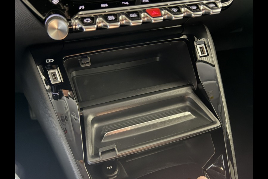 Peugeot e-208 EV Allure Pack 50 kWh | Voorstoelen verwarmd | Navigatie | LMV 16" | camera | 3-fase