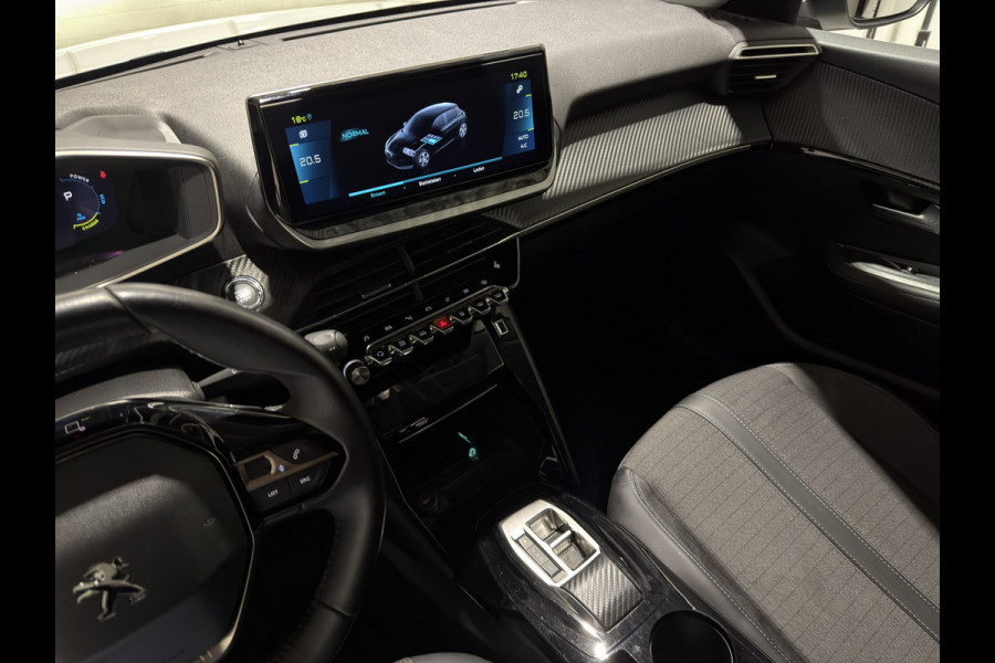 Peugeot e-208 EV Allure Pack 50 kWh | Voorstoelen verwarmd | Navigatie | LMV 16" | camera | 3-fase
