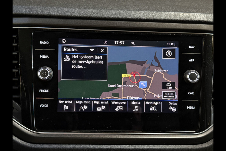 Volkswagen T-Roc 1.5 TSI Style | Pano | Adaptive cruise | Camera | Carplay | Full LED