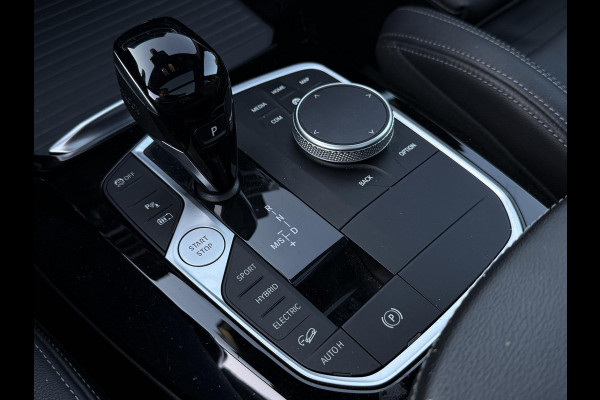 BMW X3 xDrive30e M SPORT | PANORAMA | LASER | HARMAN KARDON | ADAPT. CRUISE CONTROL | TREKHAAK | LEDER |