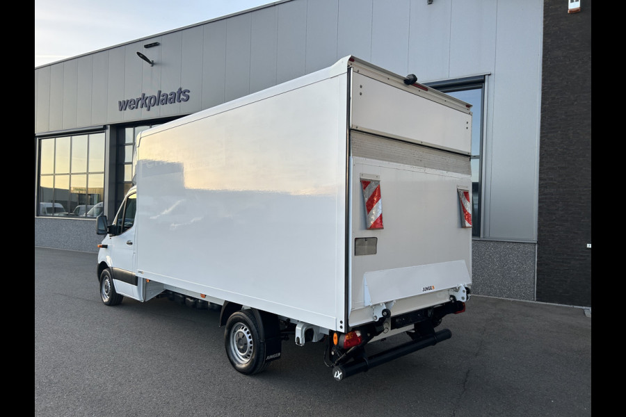 Mercedes-Benz Sprinter 317 CDI Bakwagen / Laadklep / Dak spoiler / Camera / Navigatie / Cruise control / Airco