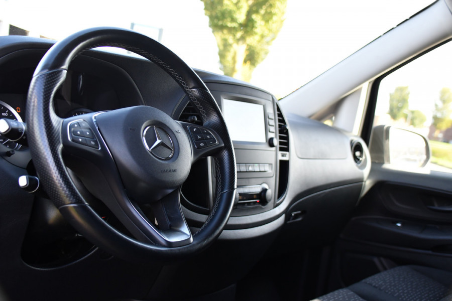 Mercedes-Benz Vito 116 CDI L2 Black Edition Camera, Cruise, Carplay, Automaat, LED, Clima, Multimedia, 164pk, Sensoren, Uniek!