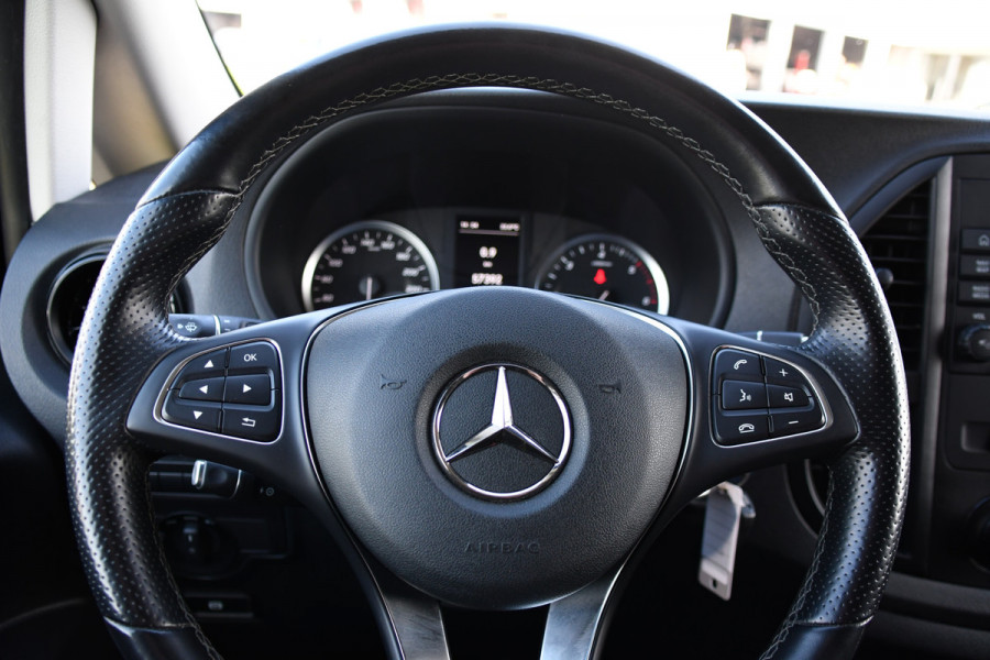Mercedes-Benz Vito 116 CDI L2 Black Edition Camera, Cruise, Carplay, Automaat, LED, Clima, Multimedia, 164pk, Sensoren, Uniek!