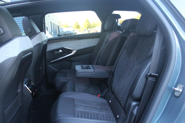 Peugeot 5008 1.2 Hybrid 145PK AUTOMAAT GT 7p | PANORAMISCH SCHUIFDAK PACK | 360° VISION & DRIVE ASSIST PLUS PACK: (360° CAMERA, BUITENSPIEGELS MET KANTELFUNCTIE, DRIVE ASSIST 2.0, DRAADLOZE TELEFOONLADER, ANTIDIEFSTALALARM) | BEKLEDING ALCANTARA/KUNSTLEDER | SEAT PACK COMFORT: (AGR BESTUUDERSSTOEL EN PASSAGIERSSTOEL ELEKTRISCH VERSTELBAAR MET MASSAGE FUNCTIE, BESTUUDERSSTOEL MET GEHEUGENFUNCTIE, BUITENSTE ZITPLAATSEN ACHTERBANK VERWARMBAAR) | GLANZEND ZWARTE DAKRAILS | BLUE INGARO  | 19" LICHTMETALEN VELGEN "BREDA" | DRAADLOZE TELEFOONLADER | APPLE CARPLAY/ANDROID AUTO DRAADLOOS |