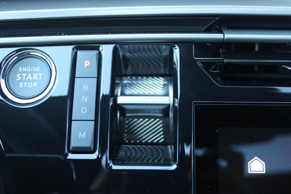 Peugeot 5008 1.2 Hybrid 145PK AUTOMAAT GT 7p | PANORAMISCH SCHUIFDAK PACK | 360° VISION & DRIVE ASSIST PLUS PACK: (360° CAMERA, BUITENSPIEGELS MET KANTELFUNCTIE, DRIVE ASSIST 2.0, DRAADLOZE TELEFOONLADER, ANTIDIEFSTALALARM) | BEKLEDING ALCANTARA/KUNSTLEDER | SEAT PACK COMFORT: (AGR BESTUUDERSSTOEL EN PASSAGIERSSTOEL ELEKTRISCH VERSTELBAAR MET MASSAGE FUNCTIE, BESTUUDERSSTOEL MET GEHEUGENFUNCTIE, BUITENSTE ZITPLAATSEN ACHTERBANK VERWARMBAAR) | GLANZEND ZWARTE DAKRAILS | BLUE INGARO  | 19" LICHTMETALEN VELGEN "BREDA" | DRAADLOZE TELEFOONLADER | APPLE CARPLAY/ANDROID AUTO DRAADLOOS |