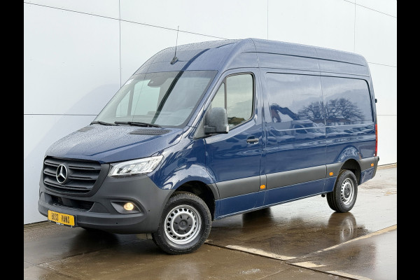 Mercedes-Benz Sprinter 317 1.9 CDI L2H2 LED 10 Inch MBUX Scherm Lederen bekleding Climate Control Cruise Control Camera Navigatie Parkeersensoren voor