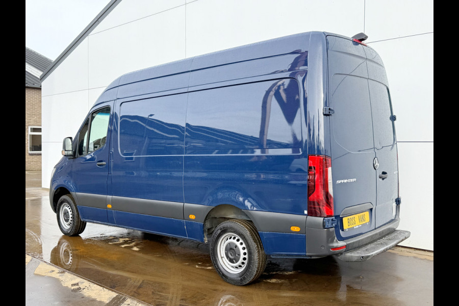 Mercedes-Benz Sprinter 317 1.9 CDI L2H2 LED 10 Inch MBUX Scherm Lederen bekleding Climate Control Cruise Control Camera Navigatie Parkeersensoren voor