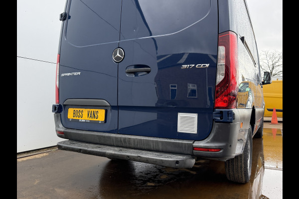 Mercedes-Benz Sprinter 317 1.9 CDI L2H2 LED 10 Inch MBUX Scherm Lederen bekleding Climate Control Cruise Control Camera Navigatie Parkeersensoren voor