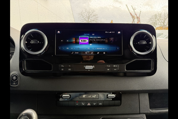 Mercedes-Benz Sprinter 317 1.9 CDI L2H2 LED 10 Inch MBUX Scherm Lederen bekleding Climate Control Cruise Control Camera Navigatie Parkeersensoren voor