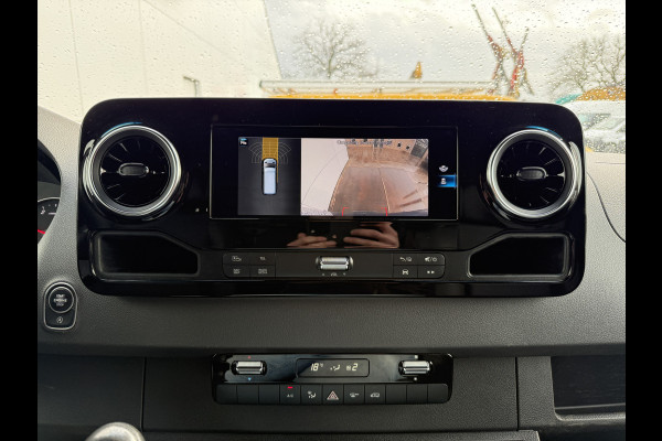 Mercedes-Benz Sprinter 317 1.9 CDI L2H2 LED 10 Inch MBUX Scherm Lederen bekleding Climate Control Cruise Control Camera Navigatie Parkeersensoren voor