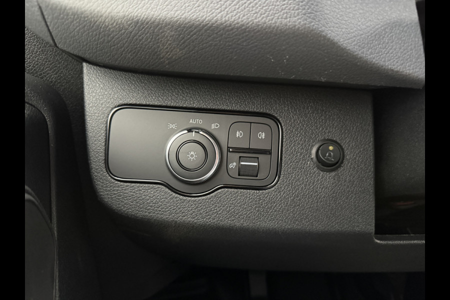 Mercedes-Benz Sprinter 317 1.9 CDI L2H2 LED 10 Inch MBUX Scherm Lederen bekleding Climate Control Cruise Control Camera Navigatie Parkeersensoren voor