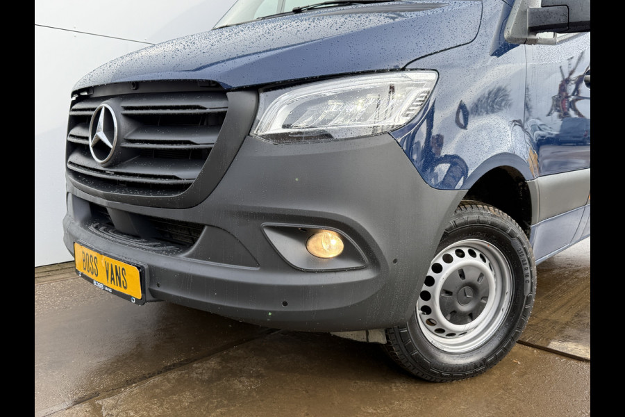 Mercedes-Benz Sprinter 317 1.9 CDI L2H2 LED 10 Inch MBUX Scherm Lederen bekleding Climate Control Cruise Control Camera Navigatie Parkeersensoren voor