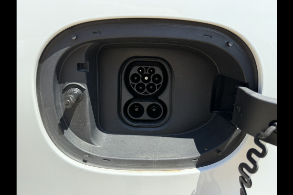 Maxus eDeliver 5 64kWh 163PK Elektrisch! L1H1 335KM WLTP 360° Camera Dubbele schuifdeuren Snelladen Climate control Cruise control Carplay Laadka