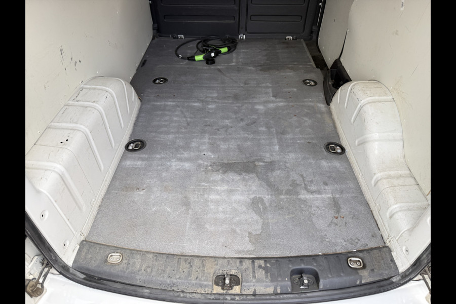 Volkswagen E-Caddy 37kWh 113PK L2H1 Elektrisch Caddy ABT Maxi 37,3kWh 159km WLTP LED Trekhaak Airco Stoelverwarming Parkeersensoren
