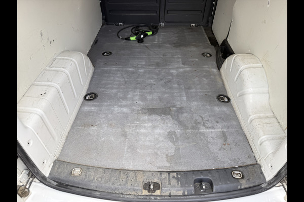 Volkswagen E-Caddy 37kWh 113PK L2H1 Elektrisch Caddy ABT Maxi 37,3kWh 159km WLTP LED Trekhaak Airco Stoelverwarming Parkeersensoren
