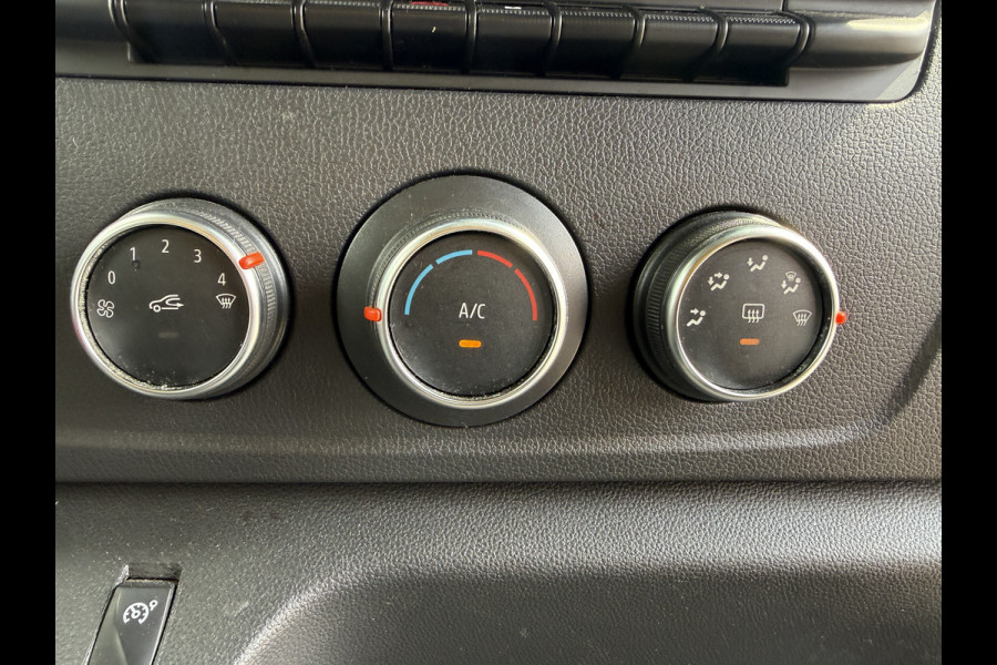 Renault Master Plancher T35 2.3 DCI 150PK Automaat Bakwagen Lowliner Plancher Airco Cruise Control Camera Foodtruck Meubelbak Paardenwagen